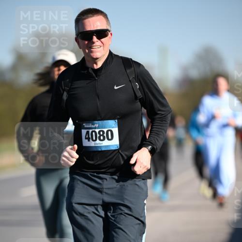 06.04.2025 - 44. Internationalen Wilhelmsburger Insellauf Dr. Thomas Lammeyer http://msf.ph/oto/7565995 06.04.2025 09:41:37 Laufen 4080 meine-sportfotos.de
