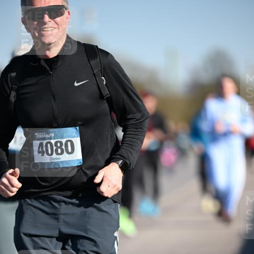 06.04.2025 - 44. Internationalen Wilhelmsburger Insellauf Dr. Thomas Lammeyer http://msf.ph/oto/7566010 06.04.2025 09:41:38 Laufen 4080 meine-sportfotos.de