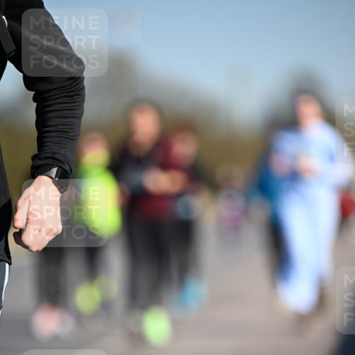 06.04.2025 - 44. Internationalen Wilhelmsburger Insellauf Dr. Thomas Lammeyer http://msf.ph/oto/7566017 06.04.2025 09:41:39 Laufen  meine-sportfotos.de