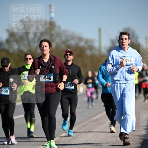 06.04.2025 - 44. Internationalen Wilhelmsburger Insellauf Dr. Thomas Lammeyer http://msf.ph/oto/7566028 06.04.2025 09:41:40 Laufen 5158, 30, 3846, 319 meine-sportfotos.de
