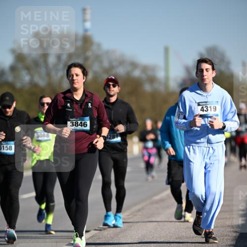 06.04.2025 - 44. Internationalen Wilhelmsburger Insellauf Dr. Thomas Lammeyer http://msf.ph/oto/7566030 06.04.2025 09:41:40 Laufen 5158, 3088, 3846, 4281, 4319 meine-sportfotos.de