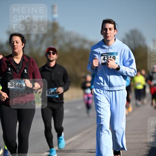 06.04.2025 - 44. Internationalen Wilhelmsburger Insellauf Dr. Thomas Lammeyer http://msf.ph/oto/7566058 06.04.2025 09:41:42 Laufen 3846, 4281, 4329 meine-sportfotos.de