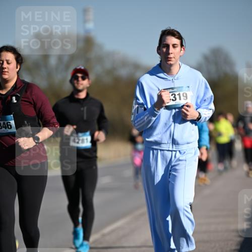 06.04.2025 - 44. Internationalen Wilhelmsburger Insellauf Dr. Thomas Lammeyer http://msf.ph/oto/7566064 06.04.2025 09:41:42 Laufen 346, 4281, 319 meine-sportfotos.de