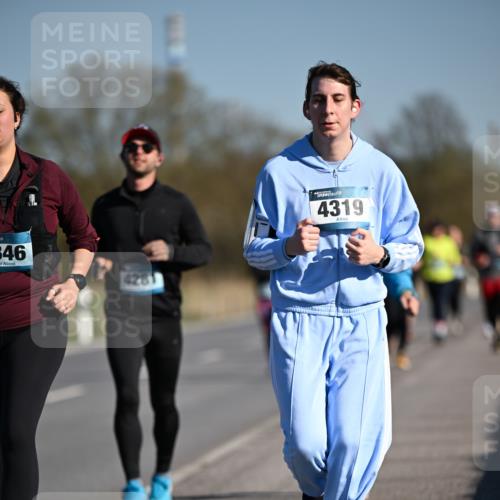 06.04.2025 - 44. Internationalen Wilhelmsburger Insellauf Dr. Thomas Lammeyer http://msf.ph/oto/7566069 06.04.2025 09:41:42 Laufen 346, 4281, 4319 meine-sportfotos.de