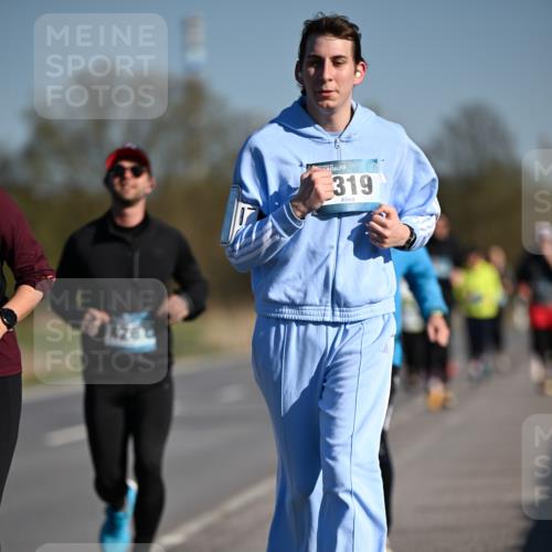 06.04.2025 - 44. Internationalen Wilhelmsburger Insellauf Dr. Thomas Lammeyer http://msf.ph/oto/7566079 06.04.2025 09:41:43 Laufen 428, 319 meine-sportfotos.de