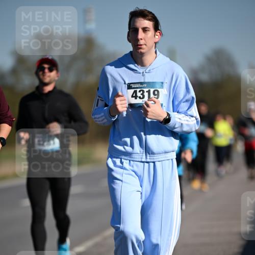 06.04.2025 - 44. Internationalen Wilhelmsburger Insellauf Dr. Thomas Lammeyer http://msf.ph/oto/7566084 06.04.2025 09:41:43 Laufen 4319 meine-sportfotos.de