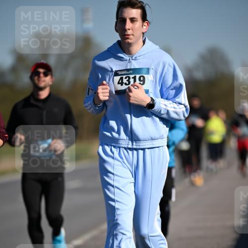 06.04.2025 - 44. Internationalen Wilhelmsburger Insellauf Dr. Thomas Lammeyer http://msf.ph/oto/7566087 06.04.2025 09:41:43 Laufen 4319 meine-sportfotos.de