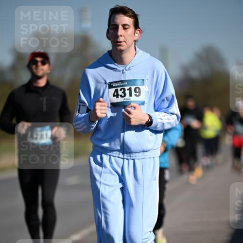 06.04.2025 - 44. Internationalen Wilhelmsburger Insellauf Dr. Thomas Lammeyer http://msf.ph/oto/7566090 06.04.2025 09:41:43 Laufen 1281, 4319 meine-sportfotos.de