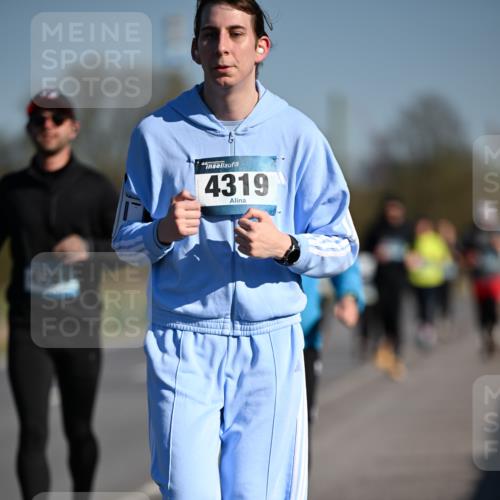 06.04.2025 - 44. Internationalen Wilhelmsburger Insellauf Dr. Thomas Lammeyer http://msf.ph/oto/7566098 06.04.2025 09:41:44 Laufen 44, 4319 meine-sportfotos.de