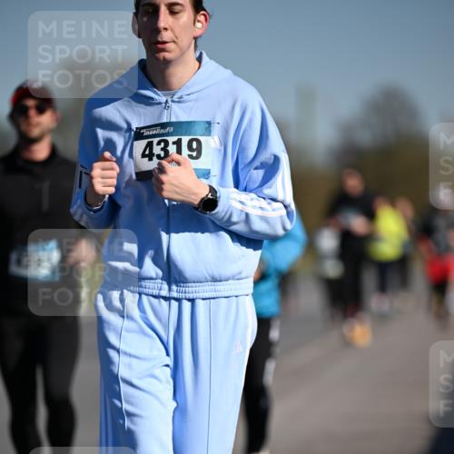 06.04.2025 - 44. Internationalen Wilhelmsburger Insellauf Dr. Thomas Lammeyer http://msf.ph/oto/7566103 06.04.2025 09:41:44 Laufen 4319 meine-sportfotos.de