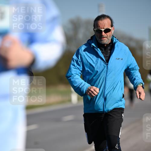06.04.2025 - 44. Internationalen Wilhelmsburger Insellauf Dr. Thomas Lammeyer http://msf.ph/oto/7566106 06.04.2025 09:41:46 Laufen  meine-sportfotos.de