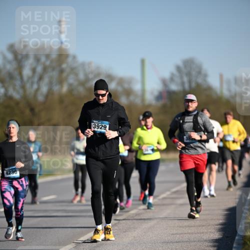 06.04.2025 - 44. Internationalen Wilhelmsburger Insellauf Dr. Thomas Lammeyer http://msf.ph/oto/7566113 06.04.2025 09:41:51 Laufen 4236, 3929 meine-sportfotos.de