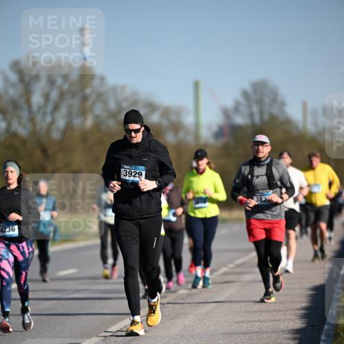 06.04.2025 - 44. Internationalen Wilhelmsburger Insellauf Dr. Thomas Lammeyer http://msf.ph/oto/7566116 06.04.2025 09:41:51 Laufen 4236, 3929, 382 meine-sportfotos.de