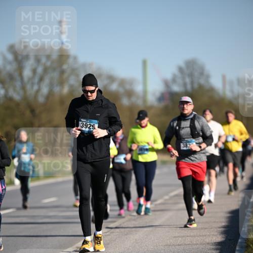 06.04.2025 - 44. Internationalen Wilhelmsburger Insellauf Dr. Thomas Lammeyer http://msf.ph/oto/7566129 06.04.2025 09:41:52 Laufen 3929, 382 meine-sportfotos.de