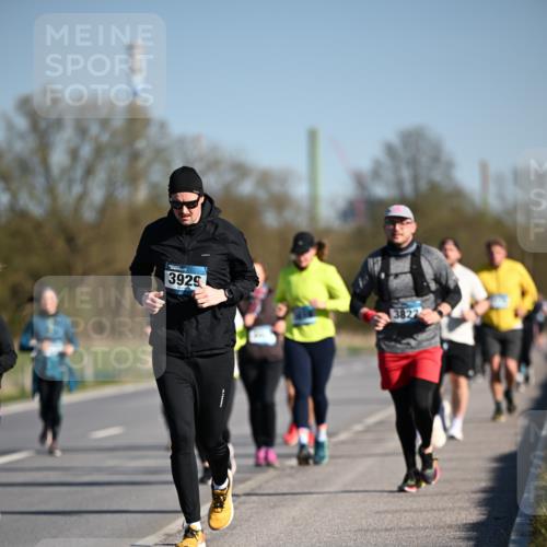 06.04.2025 - 44. Internationalen Wilhelmsburger Insellauf Dr. Thomas Lammeyer http://msf.ph/oto/7566132 06.04.2025 09:41:52 Laufen 3929, 3822 meine-sportfotos.de