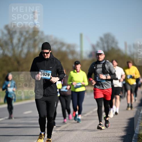 06.04.2025 - 44. Internationalen Wilhelmsburger Insellauf Dr. Thomas Lammeyer http://msf.ph/oto/7566142 06.04.2025 09:41:52 Laufen 3929 meine-sportfotos.de
