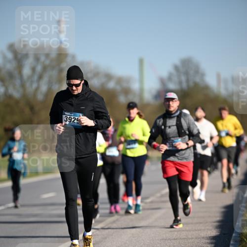 06.04.2025 - 44. Internationalen Wilhelmsburger Insellauf Dr. Thomas Lammeyer http://msf.ph/oto/7566145 06.04.2025 09:41:53 Laufen 3929 meine-sportfotos.de