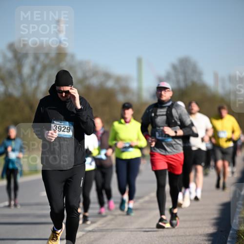 06.04.2025 - 44. Internationalen Wilhelmsburger Insellauf Dr. Thomas Lammeyer http://msf.ph/oto/7566150 06.04.2025 09:41:53 Laufen 3929 meine-sportfotos.de