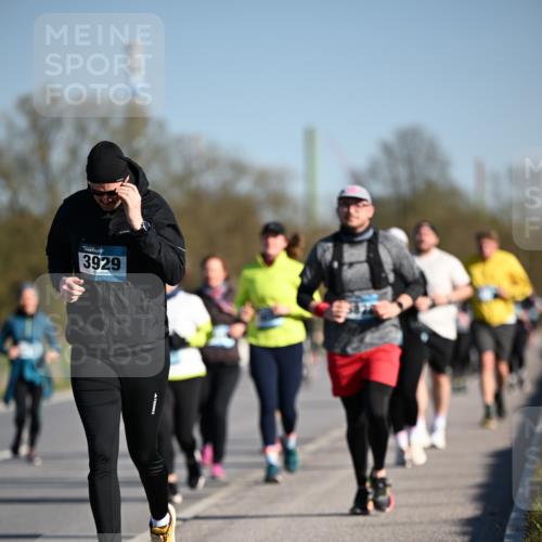 06.04.2025 - 44. Internationalen Wilhelmsburger Insellauf Dr. Thomas Lammeyer http://msf.ph/oto/7566155 06.04.2025 09:41:53 Laufen 3929 meine-sportfotos.de