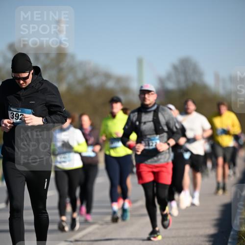 06.04.2025 - 44. Internationalen Wilhelmsburger Insellauf Dr. Thomas Lammeyer http://msf.ph/oto/7566168 06.04.2025 09:41:54 Laufen 4, 392 meine-sportfotos.de