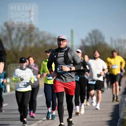 06.04.2025 - 44. Internationalen Wilhelmsburger Insellauf Dr. Thomas Lammeyer http://msf.ph/oto/7566184 06.04.2025 09:41:55 Laufen 4407, 38 meine-sportfotos.de