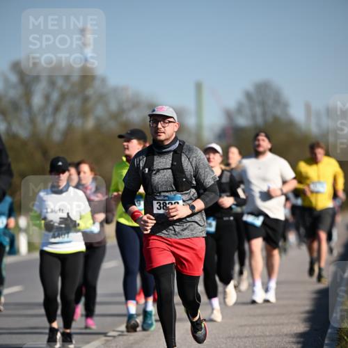 06.04.2025 - 44. Internationalen Wilhelmsburger Insellauf Dr. Thomas Lammeyer http://msf.ph/oto/7566186 06.04.2025 09:41:55 Laufen 382, 4407 meine-sportfotos.de