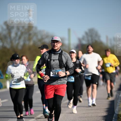 06.04.2025 - 44. Internationalen Wilhelmsburger Insellauf Dr. Thomas Lammeyer http://msf.ph/oto/7566195 06.04.2025 09:41:56 Laufen 382 meine-sportfotos.de