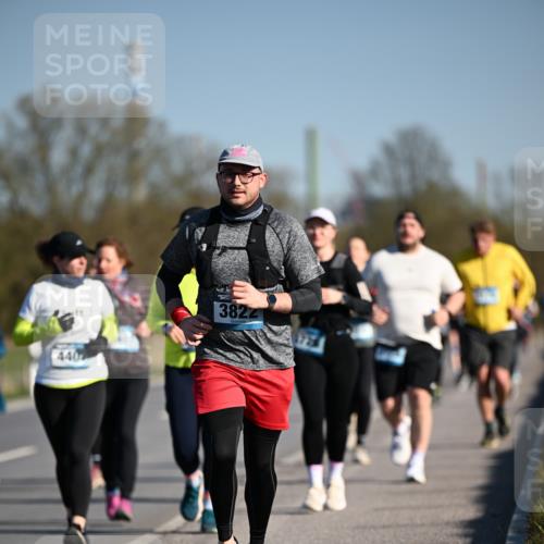 06.04.2025 - 44. Internationalen Wilhelmsburger Insellauf Dr. Thomas Lammeyer http://msf.ph/oto/7566198 06.04.2025 09:41:56 Laufen 440, 3822 meine-sportfotos.de