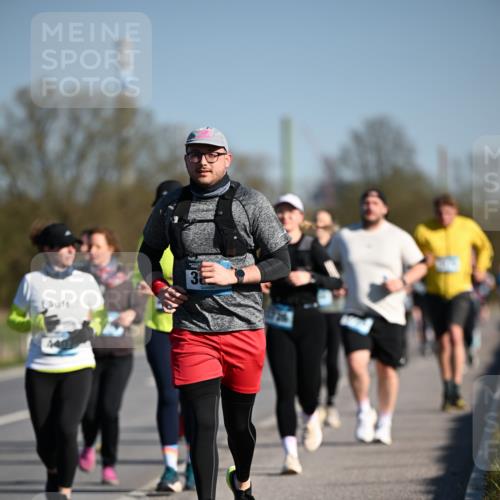 06.04.2025 - 44. Internationalen Wilhelmsburger Insellauf Dr. Thomas Lammeyer http://msf.ph/oto/7566200 06.04.2025 09:41:56 Laufen  meine-sportfotos.de