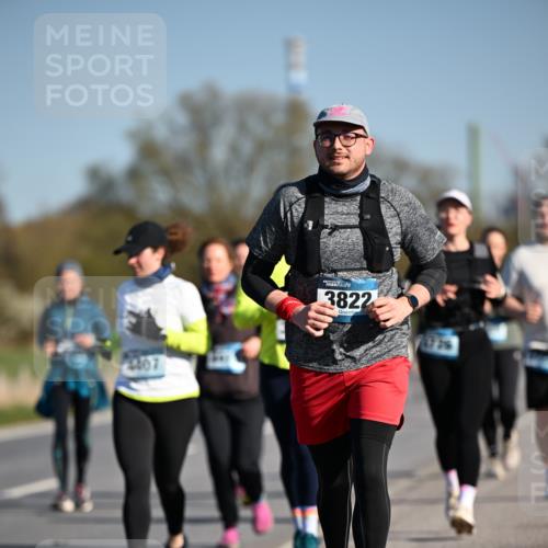 06.04.2025 - 44. Internationalen Wilhelmsburger Insellauf Dr. Thomas Lammeyer http://msf.ph/oto/7566211 06.04.2025 09:41:57 Laufen 4407, 3822 meine-sportfotos.de