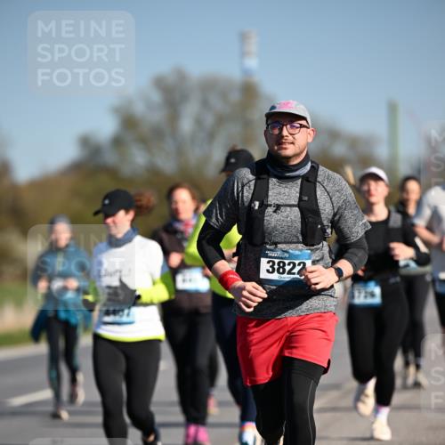 06.04.2025 - 44. Internationalen Wilhelmsburger Insellauf Dr. Thomas Lammeyer http://msf.ph/oto/7566213 06.04.2025 09:41:57 Laufen 4467, 3822 meine-sportfotos.de
