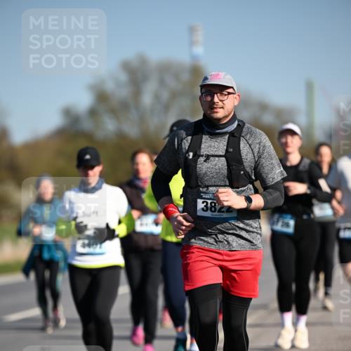 06.04.2025 - 44. Internationalen Wilhelmsburger Insellauf Dr. Thomas Lammeyer http://msf.ph/oto/7566216 06.04.2025 09:41:57 Laufen 4401, 0000, 3822 meine-sportfotos.de