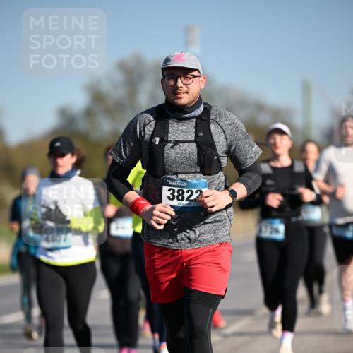 06.04.2025 - 44. Internationalen Wilhelmsburger Insellauf Dr. Thomas Lammeyer http://msf.ph/oto/7566226 06.04.2025 09:41:58 Laufen 4407, 3822 meine-sportfotos.de
