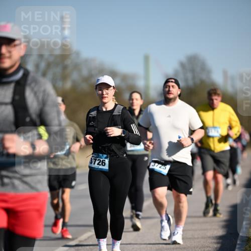 06.04.2025 - 44. Internationalen Wilhelmsburger Insellauf Dr. Thomas Lammeyer http://msf.ph/oto/7566232 06.04.2025 09:41:59 Laufen 3726, 3725, 6174 meine-sportfotos.de