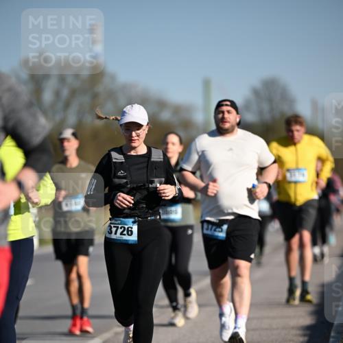06.04.2025 - 44. Internationalen Wilhelmsburger Insellauf Dr. Thomas Lammeyer http://msf.ph/oto/7566242 06.04.2025 09:41:59 Laufen 3726 meine-sportfotos.de