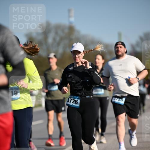 06.04.2025 - 44. Internationalen Wilhelmsburger Insellauf Dr. Thomas Lammeyer http://msf.ph/oto/7566250 06.04.2025 09:42:00 Laufen 19, 3726, 5725 meine-sportfotos.de