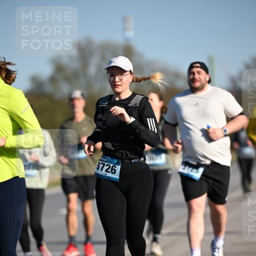 06.04.2025 - 44. Internationalen Wilhelmsburger Insellauf Dr. Thomas Lammeyer http://msf.ph/oto/7566257 06.04.2025 09:42:01 Laufen 3726, 9725 meine-sportfotos.de
