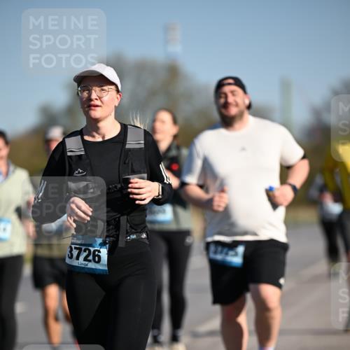 06.04.2025 - 44. Internationalen Wilhelmsburger Insellauf Dr. Thomas Lammeyer http://msf.ph/oto/7566275 06.04.2025 09:42:01 Laufen 3726 meine-sportfotos.de