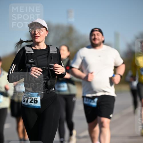 06.04.2025 - 44. Internationalen Wilhelmsburger Insellauf Dr. Thomas Lammeyer http://msf.ph/oto/7566278 06.04.2025 09:42:02 Laufen 3726 meine-sportfotos.de