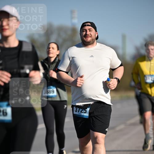 06.04.2025 - 44. Internationalen Wilhelmsburger Insellauf Dr. Thomas Lammeyer http://msf.ph/oto/7566289 06.04.2025 09:42:02 Laufen 26, 3889, 3725 meine-sportfotos.de
