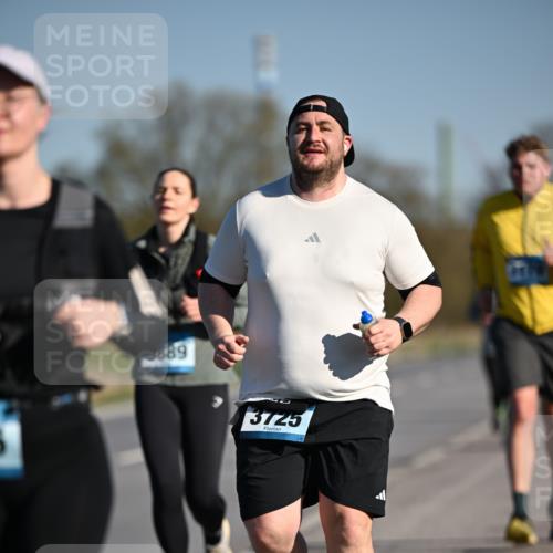 06.04.2025 - 44. Internationalen Wilhelmsburger Insellauf Dr. Thomas Lammeyer http://msf.ph/oto/7566291 06.04.2025 09:42:02 Laufen 689, 3725 meine-sportfotos.de