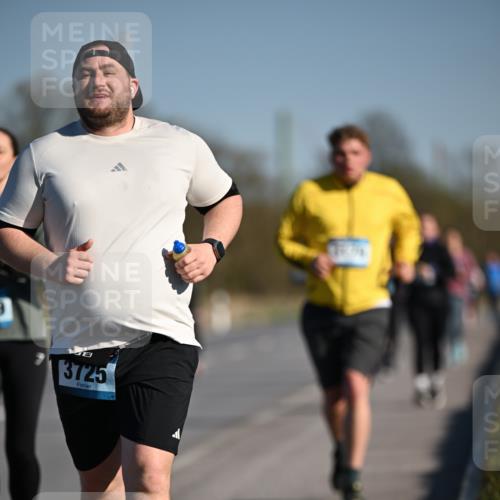 06.04.2025 - 44. Internationalen Wilhelmsburger Insellauf Dr. Thomas Lammeyer http://msf.ph/oto/7566302 06.04.2025 09:42:03 Laufen 3725 meine-sportfotos.de