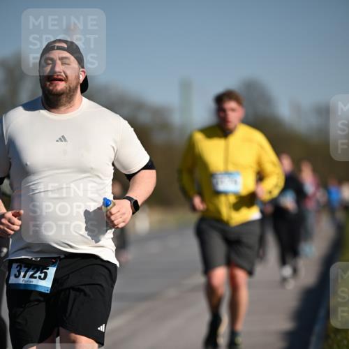 06.04.2025 - 44. Internationalen Wilhelmsburger Insellauf Dr. Thomas Lammeyer http://msf.ph/oto/7566304 06.04.2025 09:42:03 Laufen 3725 meine-sportfotos.de