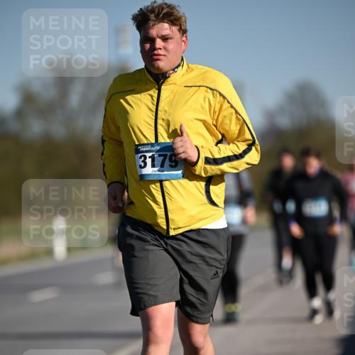06.04.2025 - 44. Internationalen Wilhelmsburger Insellauf Dr. Thomas Lammeyer http://msf.ph/oto/7566363 06.04.2025 09:42:07 Laufen 3179 meine-sportfotos.de