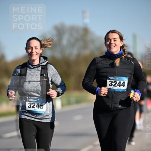 06.04.2025 - 44. Internationalen Wilhelmsburger Insellauf Dr. Thomas Lammeyer http://msf.ph/oto/7566428 06.04.2025 09:42:12 Laufen 3245, 3244 meine-sportfotos.de