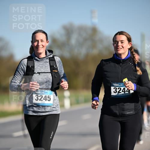 06.04.2025 - 44. Internationalen Wilhelmsburger Insellauf Dr. Thomas Lammeyer http://msf.ph/oto/7566431 06.04.2025 09:42:12 Laufen 3245, 3244 meine-sportfotos.de
