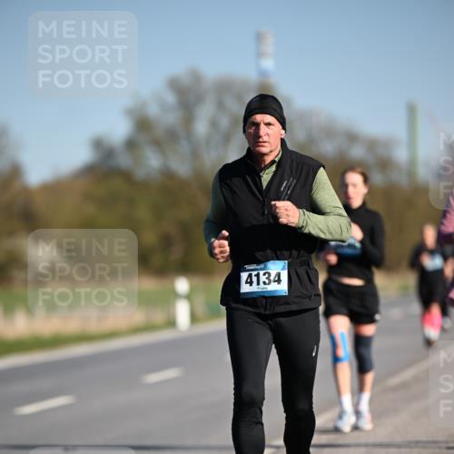 06.04.2025 - 44. Internationalen Wilhelmsburger Insellauf Dr. Thomas Lammeyer http://msf.ph/oto/7566446 06.04.2025 09:42:15 Laufen 4134 meine-sportfotos.de