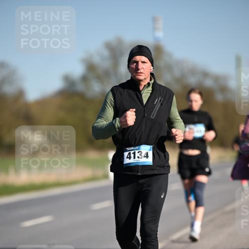 06.04.2025 - 44. Internationalen Wilhelmsburger Insellauf Dr. Thomas Lammeyer http://msf.ph/oto/7566455 06.04.2025 09:42:16 Laufen 4134 meine-sportfotos.de