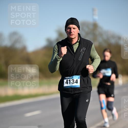 06.04.2025 - 44. Internationalen Wilhelmsburger Insellauf Dr. Thomas Lammeyer http://msf.ph/oto/7566465 06.04.2025 09:42:16 Laufen 4134 meine-sportfotos.de
