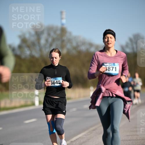 06.04.2025 - 44. Internationalen Wilhelmsburger Insellauf Dr. Thomas Lammeyer http://msf.ph/oto/7566474 06.04.2025 09:42:18 Laufen 3645, 3871 meine-sportfotos.de